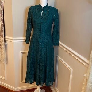 Green Lace Slip Dress size 6 Stretchy Holiday Petites
